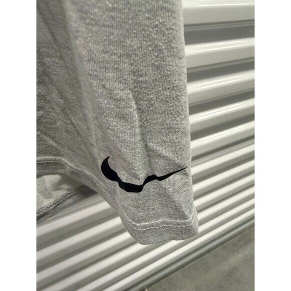3 for $9 Nike Dry Fit Gray T Shirt Womens M EUC - Picture 3 of 5